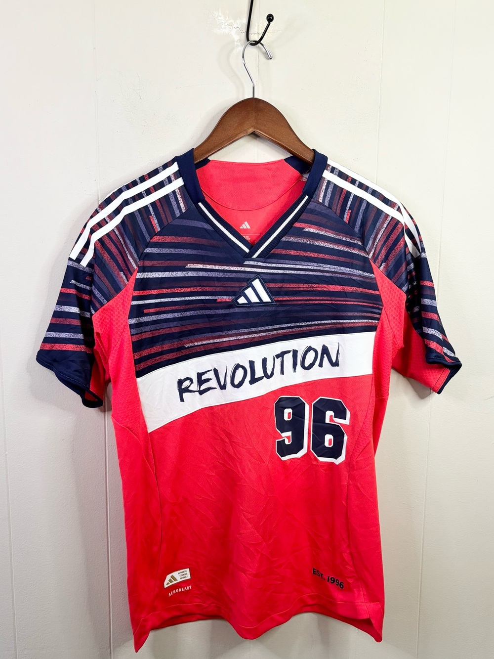 Adidas NEW ENGLAND REVOLUTION 2025 ARCHIVE AUTHENTIC JERSEY KQ6714 M slim fit